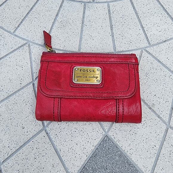Fossil Raspberry Red Supple Distressed Leather Trifold Wallet - Picture 3 of 11
